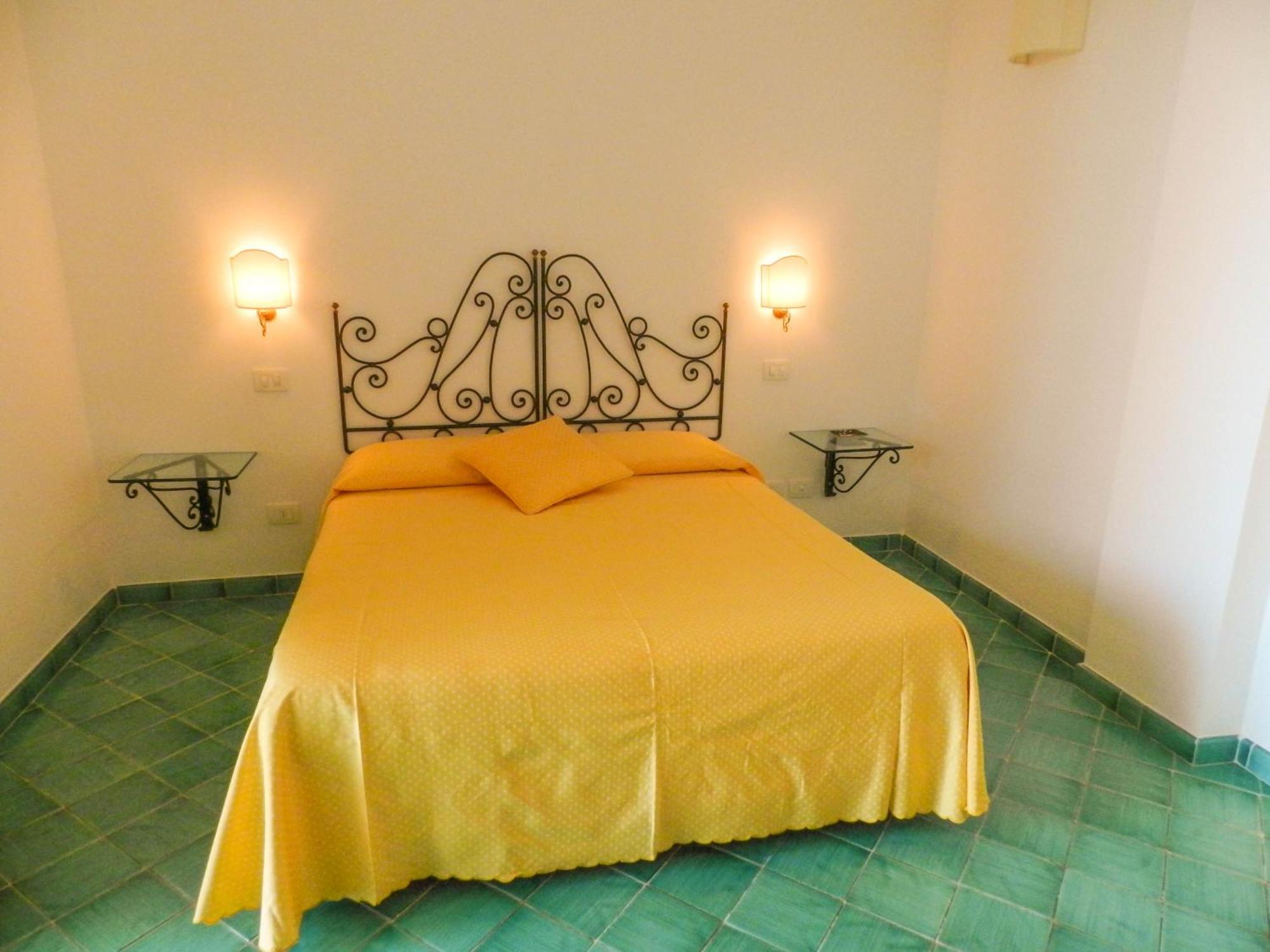 Bacio Del Sole B&B Позитано Экстерьер фото